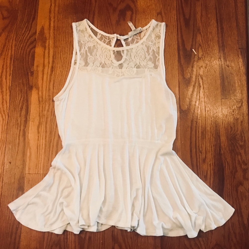 White Lace Sleeveless Pelpum Top